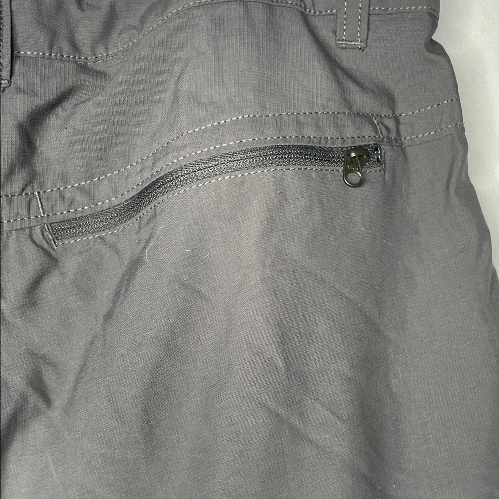 The North Face Men's Charcoal Shorts Size 32